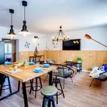 Hostel&apartments
