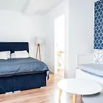 Hostel&apartments